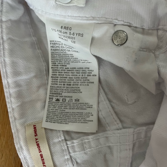 Girls Levi’s shorts - Picture 3 of 3